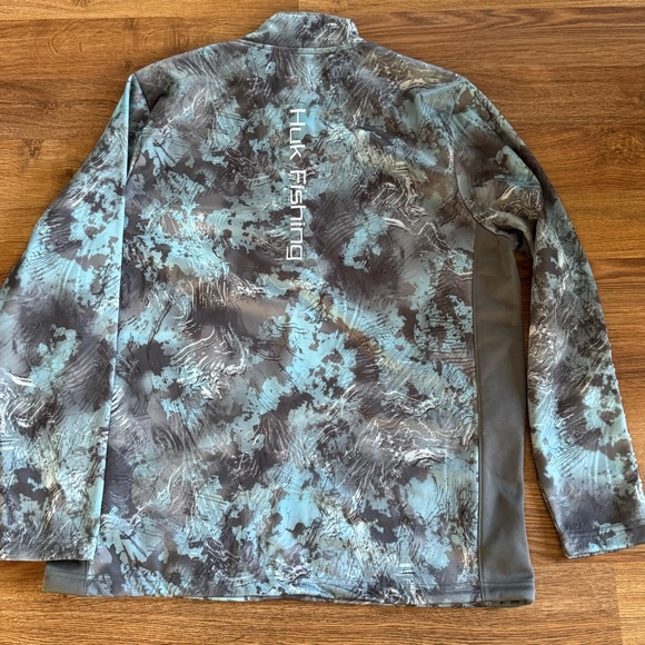 Huk Men’s quarter zip. Size- large. Color - tidewater camo - Picture 2 of 5